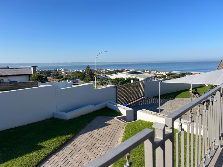 9 Bedroom Property for Sale in Jeffreys Bay Central Eastern Cape